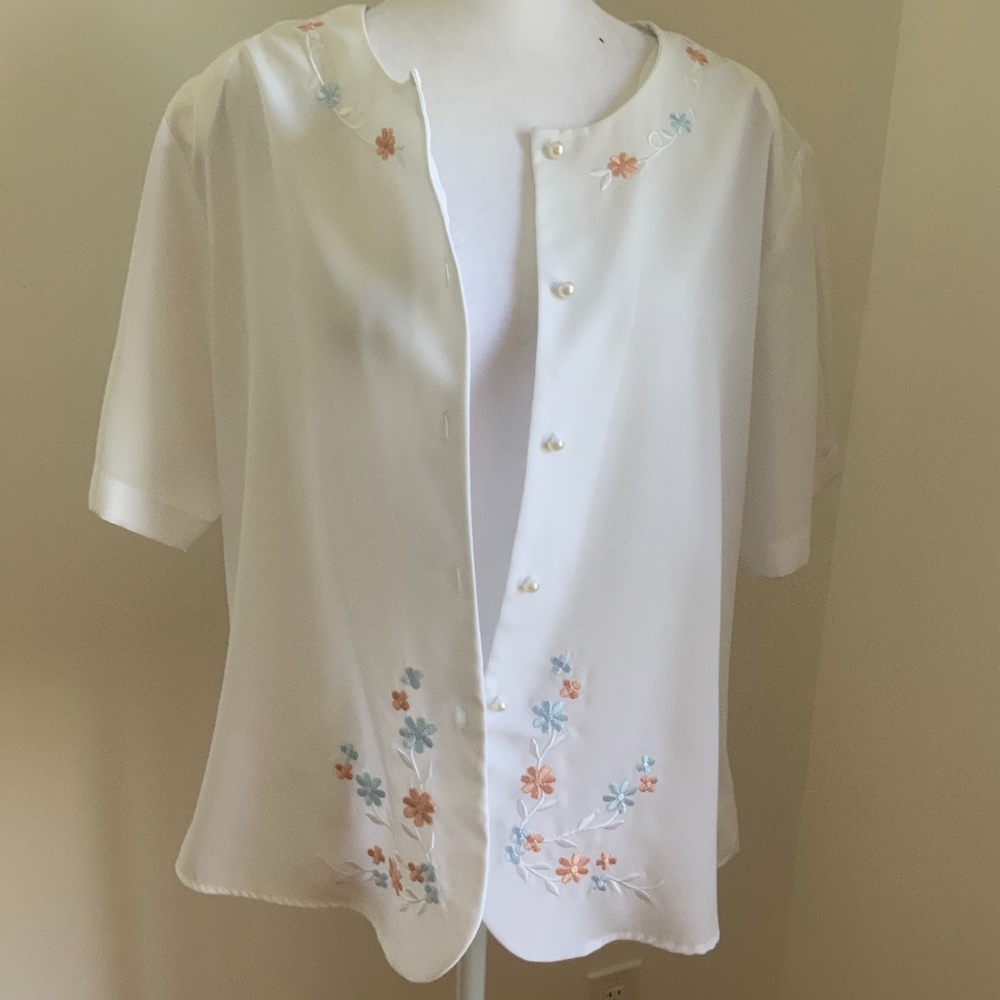 Yes saint claire embroidered white blouse size 16